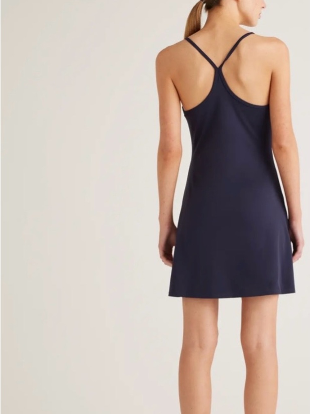QUINCE Ultra-Form Active Dress with Adjustable Straps Size M - Picture 4 of 5
